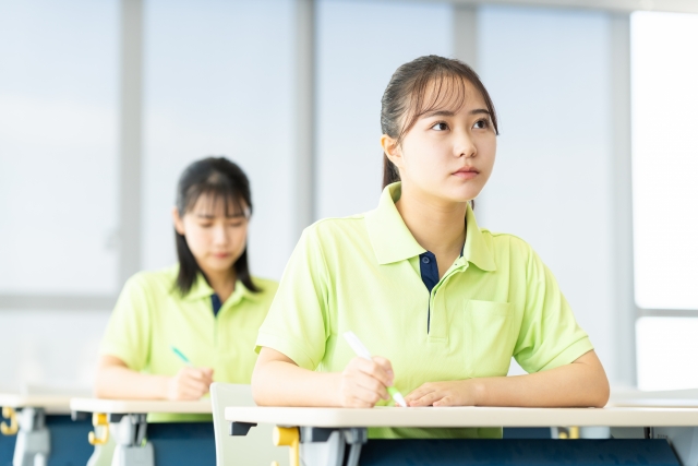 介護福祉士 意味ない 外国人 迷惑行為 邪魔